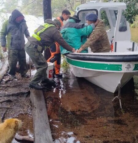 Gendarmería asistió en la evacuación sanitaria de un poblador en el Parque Nacional Lanín