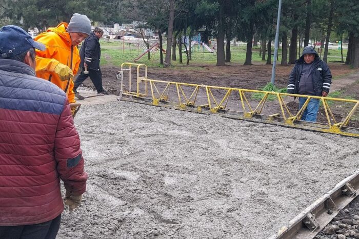 San Martín de los Andes: Avanzan las obras de pavimentación en Chacra 4 con hormigonado en Pil Pil y Las Coloradas