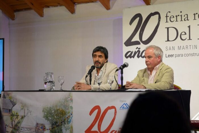 20 años: Inauguración de una Feria del Libro que quedará para la historia